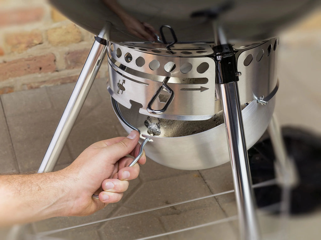 22 in. Charcoal Grill Q32916