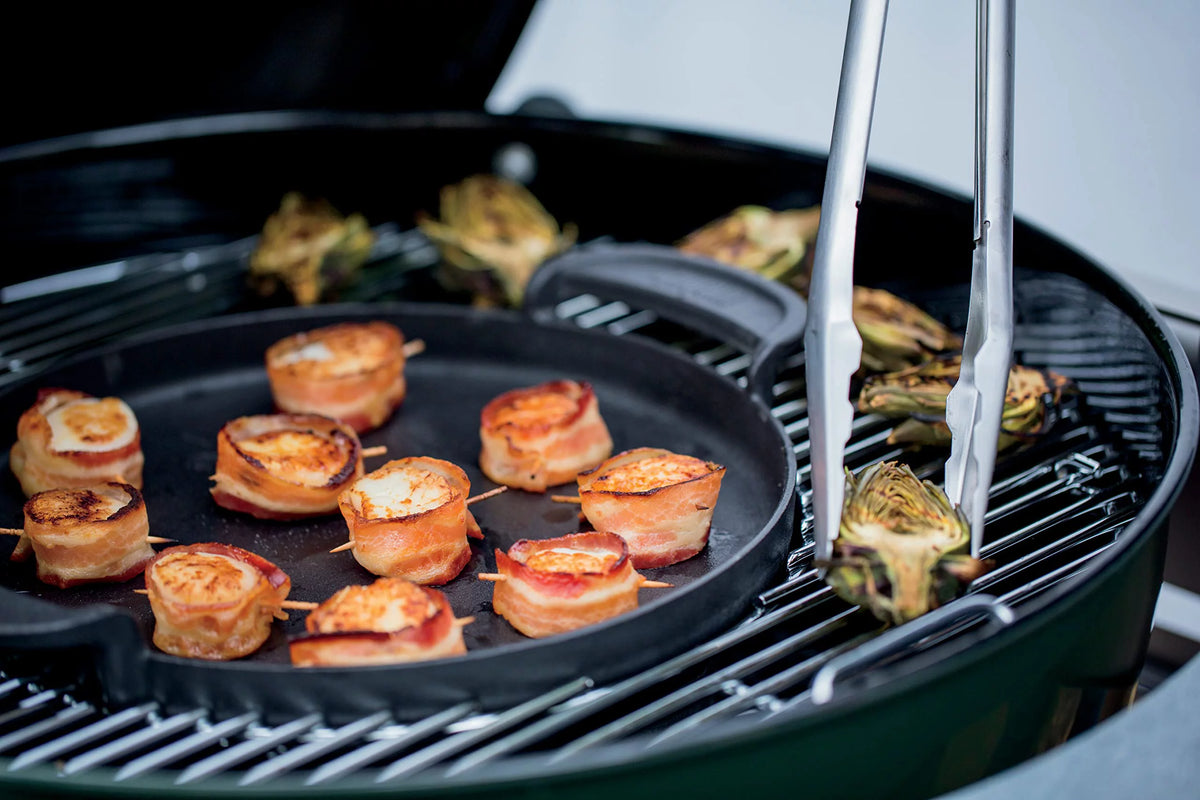 22 in. Charcoal Grill Q32916