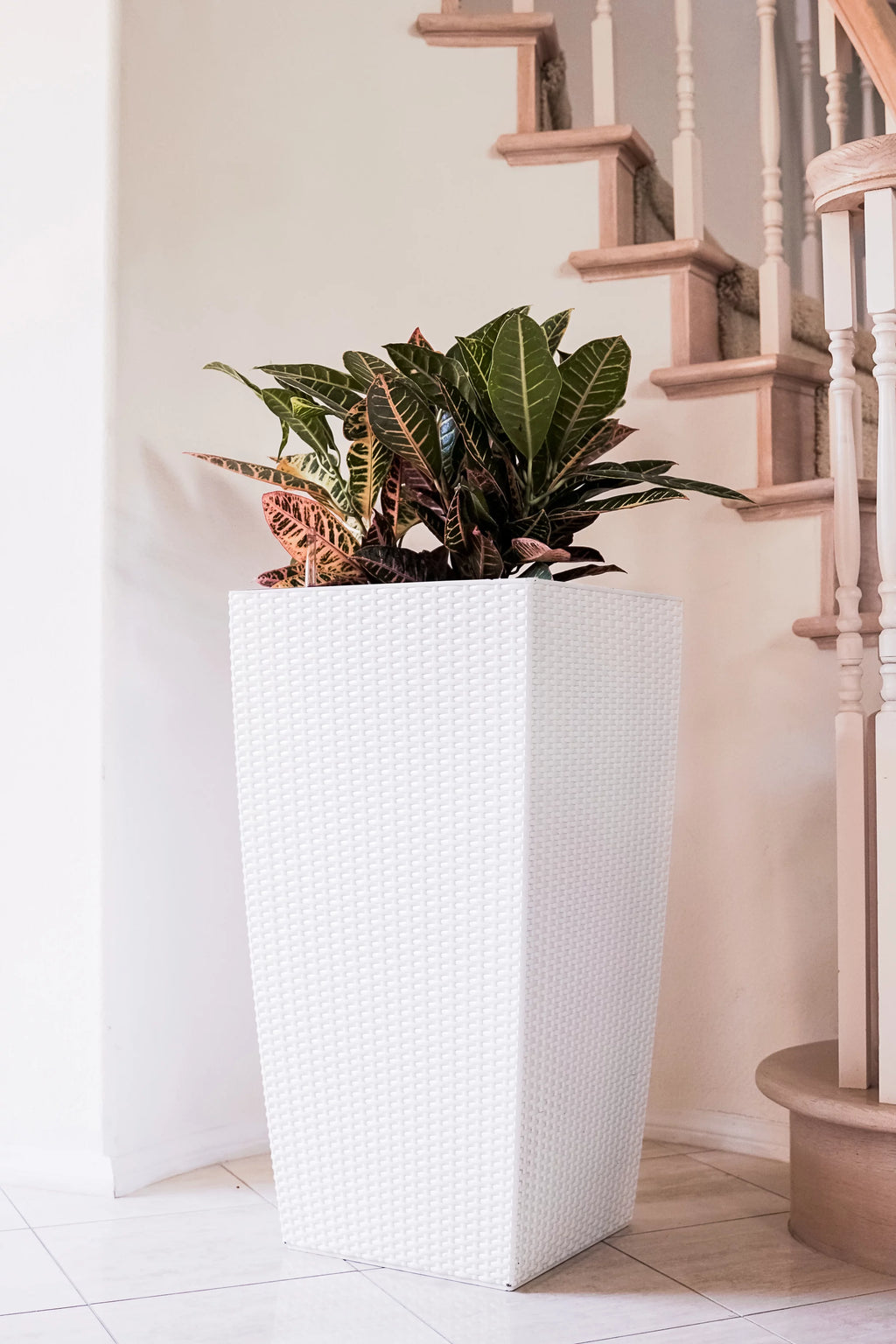30" White Rattan Self Watering Square Planter Pot J613