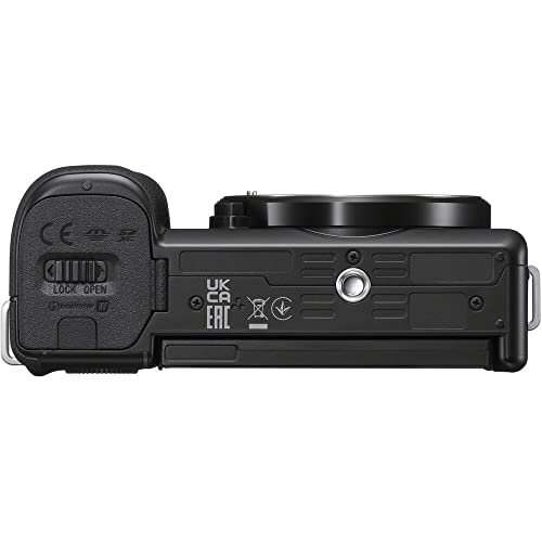 Black Mirrorless Camera with 16-50mm Lens I375394