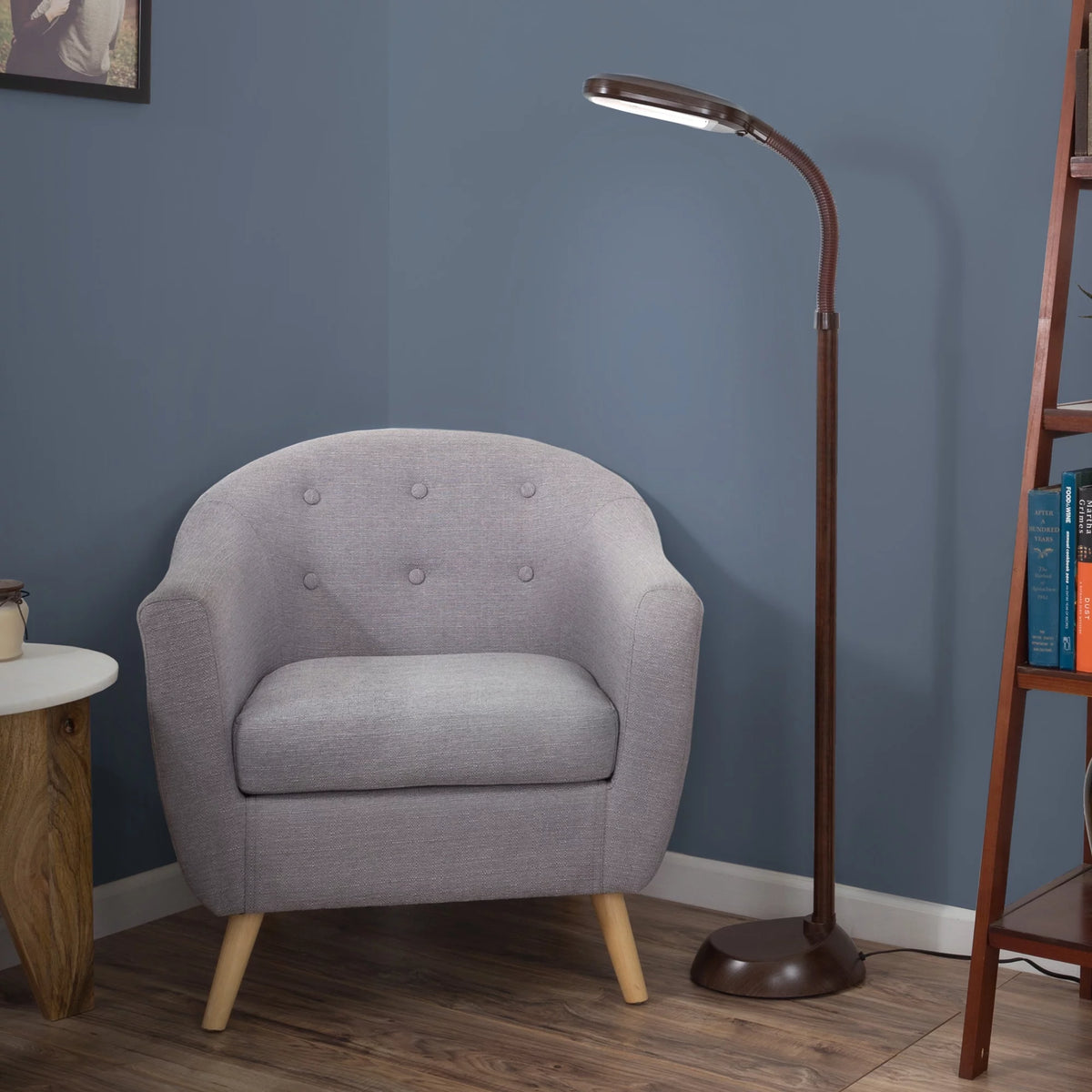 Brown Woodgrain Floor Lamp with Bendable Neck G164