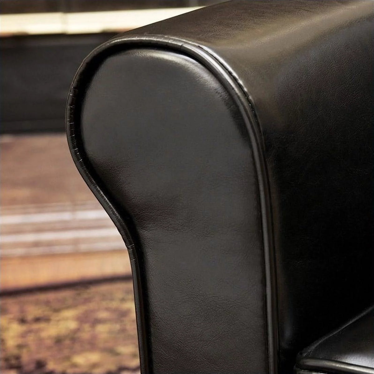 Black Leather Club Chair V502