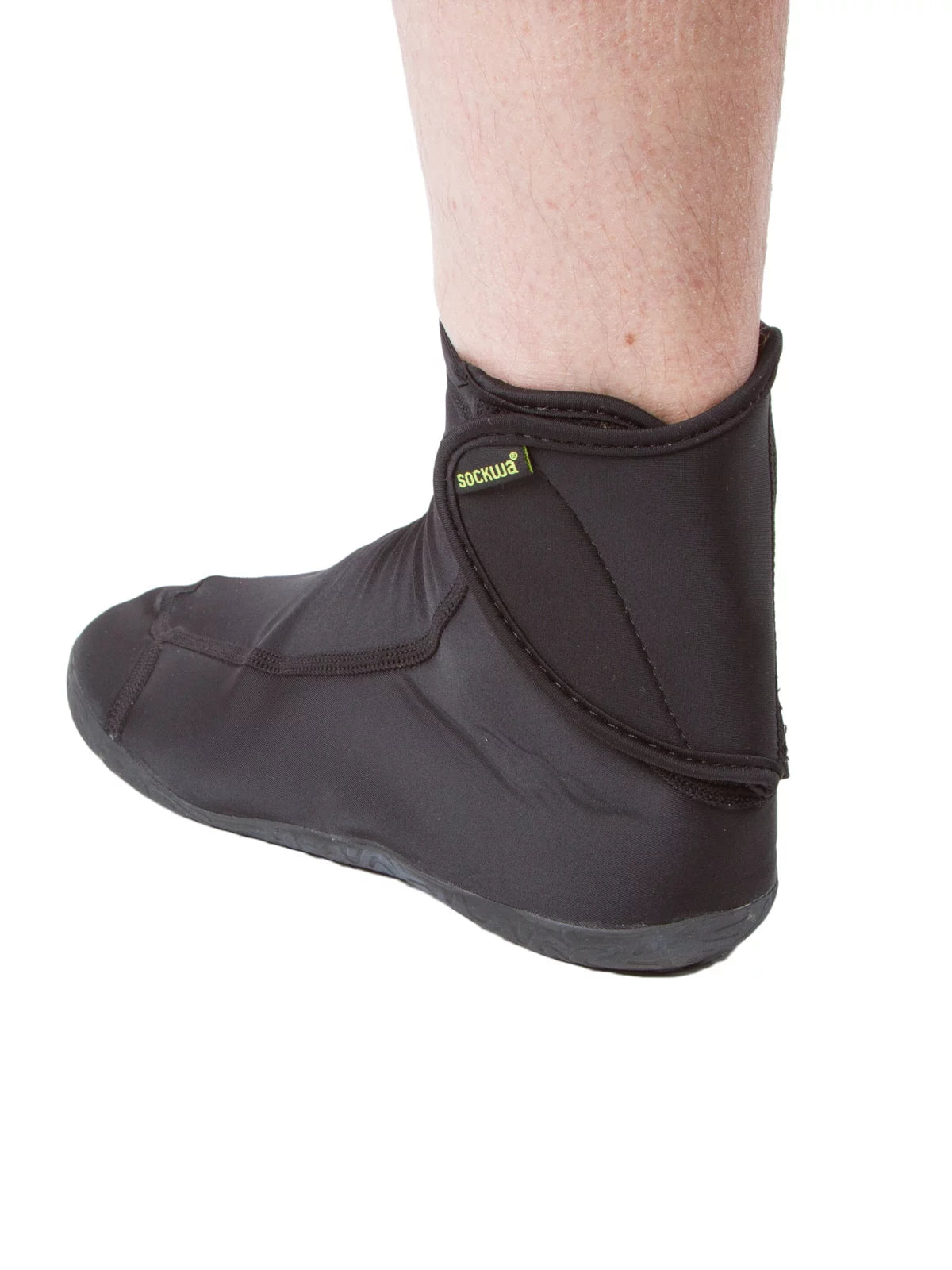 Black Beach Sneakers B5663