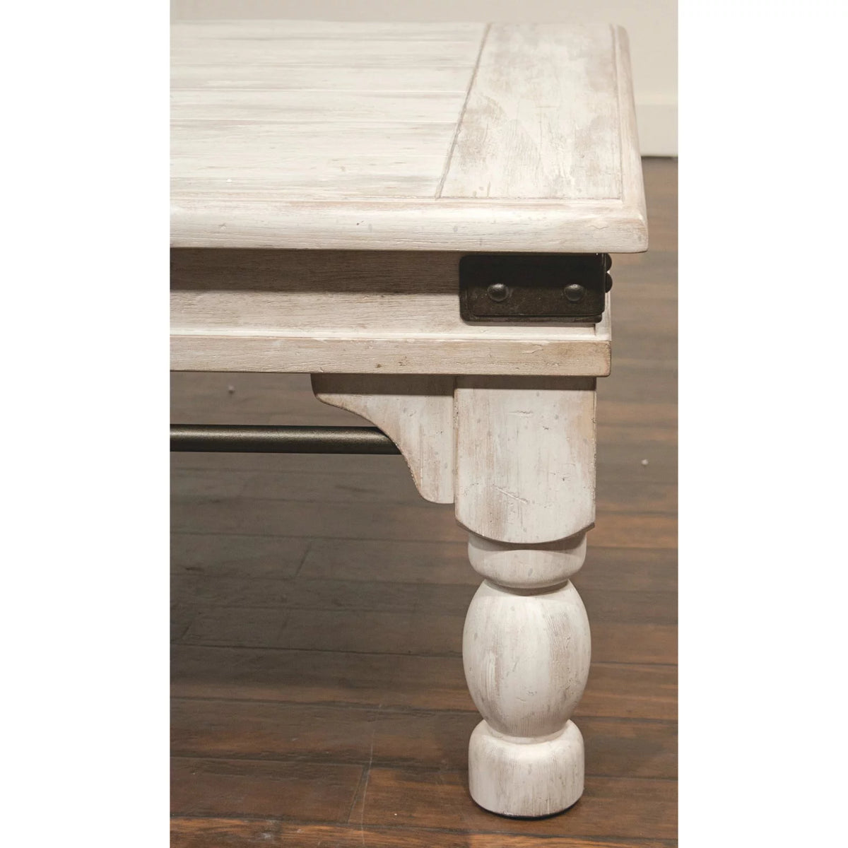 Farmhouse White Wood Coffee Table M409