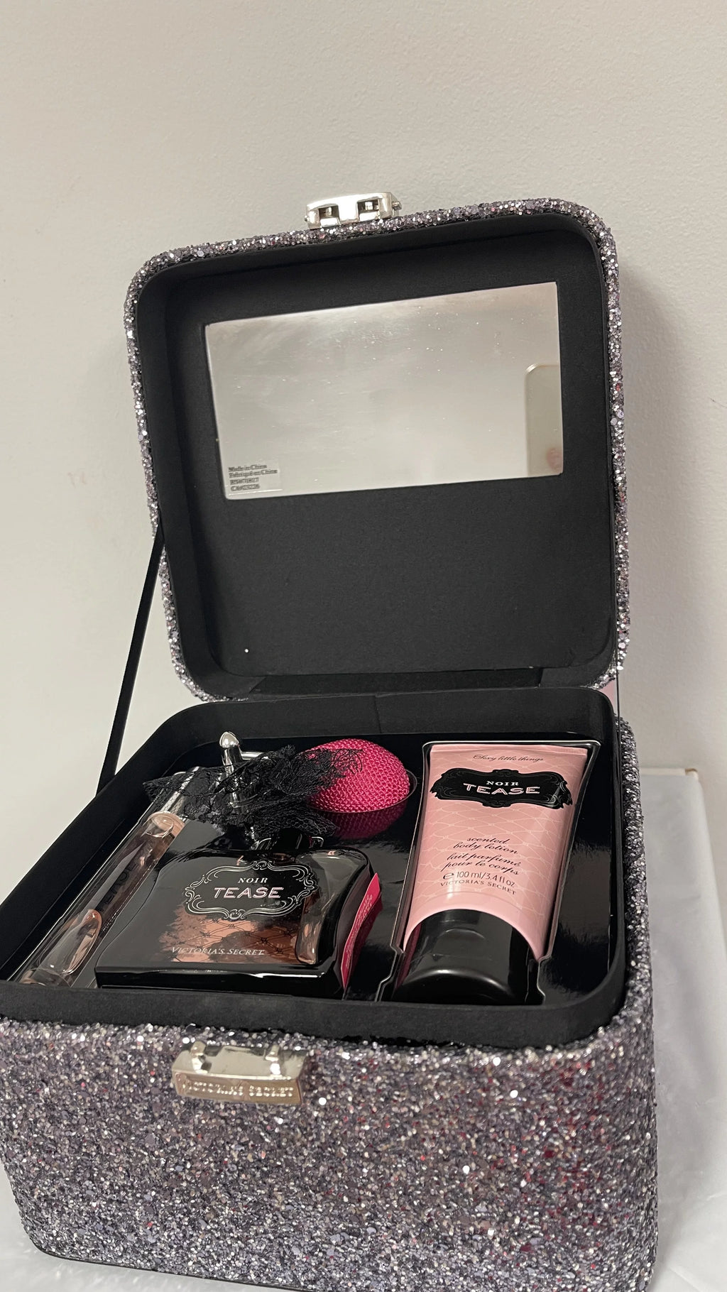 Eau De Parfum Body Lotion Rollerball Gift Set Train Case K716