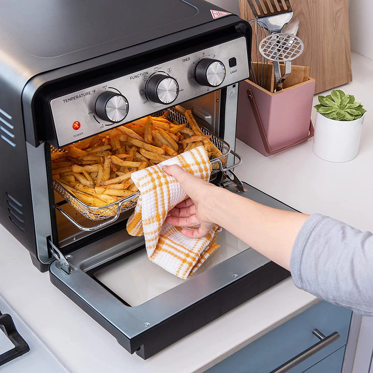 6-in-1 Air Fryer Toaster Oven 23 Quart Black Convection Oven C566329